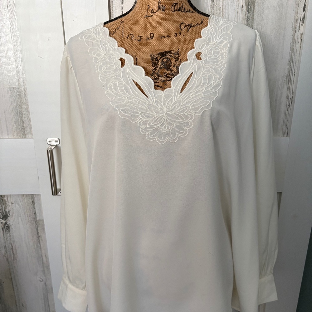 LANE BRYANT LACE TRIM POPOVER BLOUSE SIZE 14/16 CREAM  NWOT